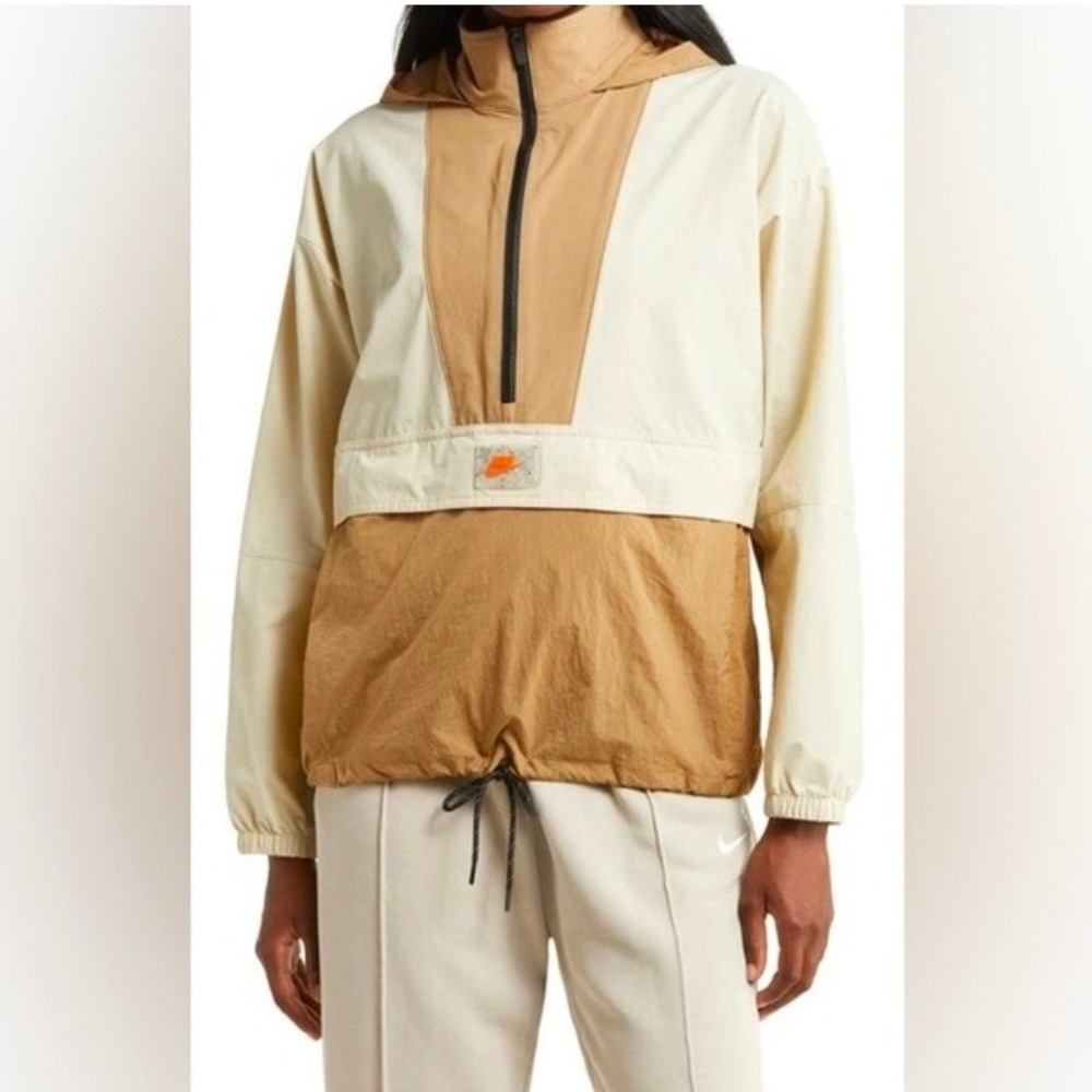 Nike Women's XL Sportswear Revolution Half Zip Hooded Windbreaker Jacket